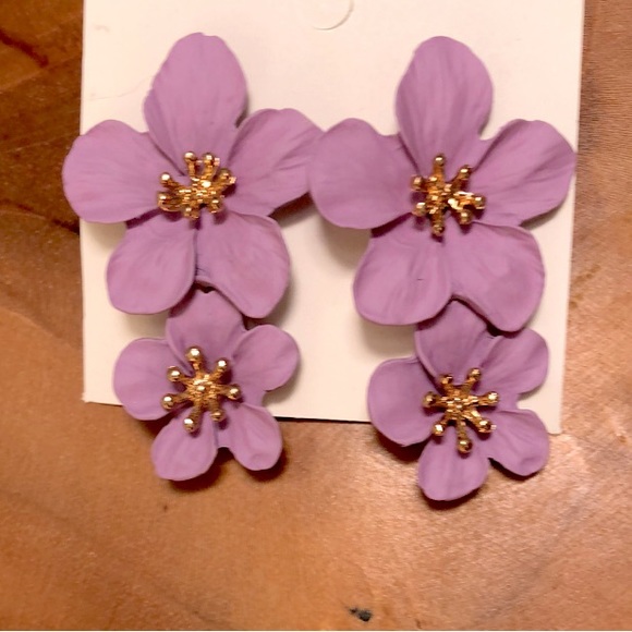 Jewelry - Gorgeous Purple floral statement earrings